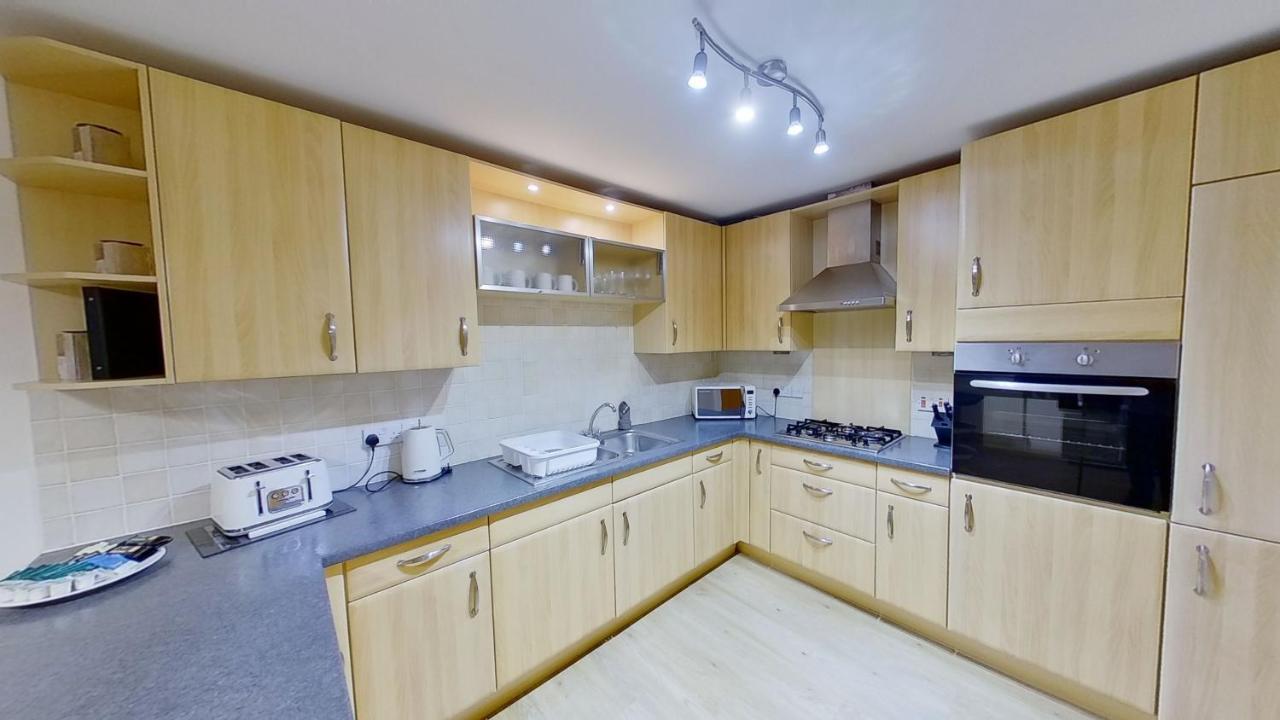 Orange Town House - Shaw Road, Only 6 Minutes To City Centre Aberdeen Zewnętrze zdjęcie