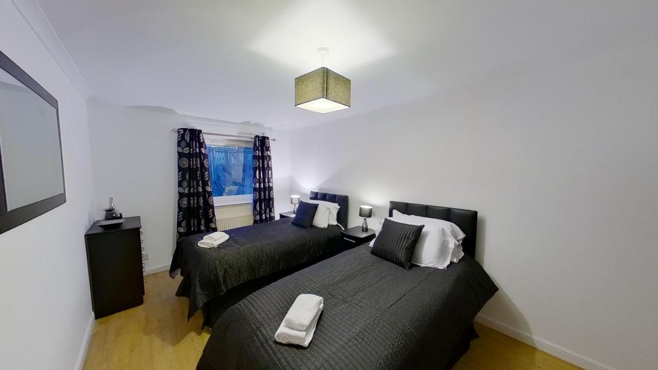 Orange Town House - Shaw Road, Only 6 Minutes To City Centre Aberdeen Zewnętrze zdjęcie