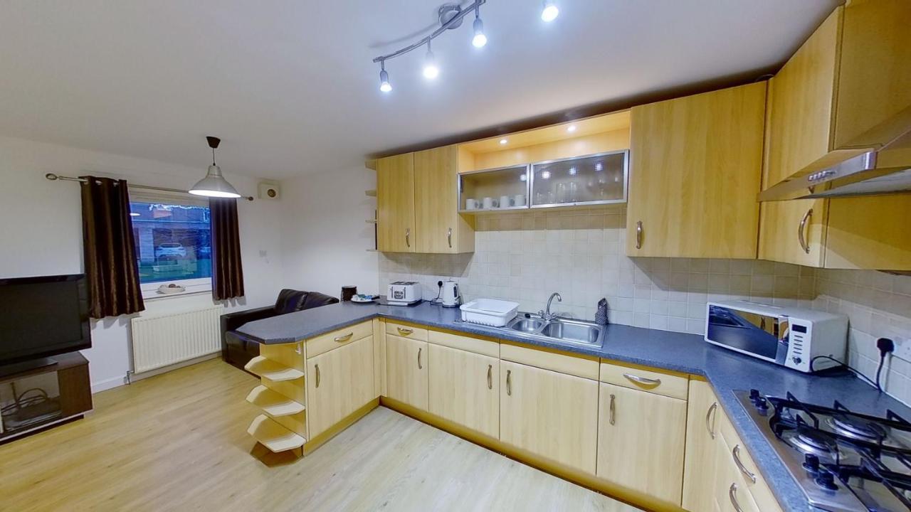 Orange Town House - Shaw Road, Only 6 Minutes To City Centre Aberdeen Zewnętrze zdjęcie